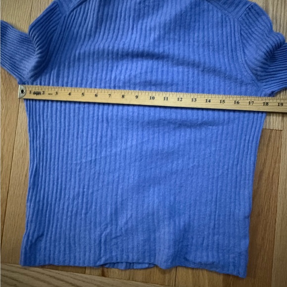 Vince Soft Blue Cashmere Blend Sweater - Picture 14 of 14